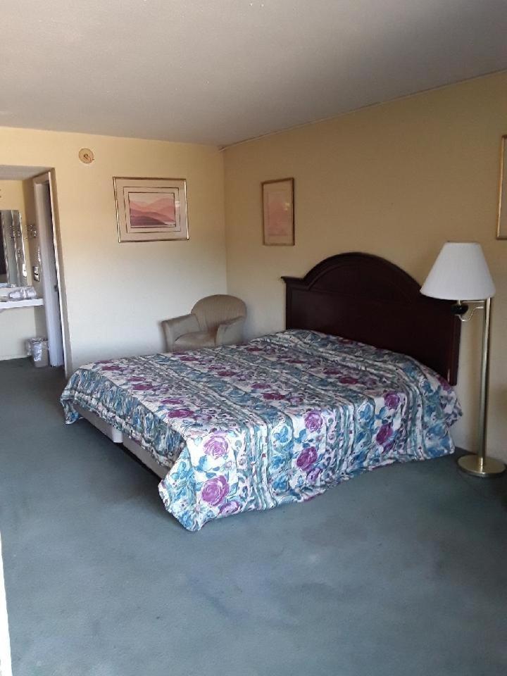 Regency Inn Fayetteville/Fort Bragg Zewnętrze zdjęcie